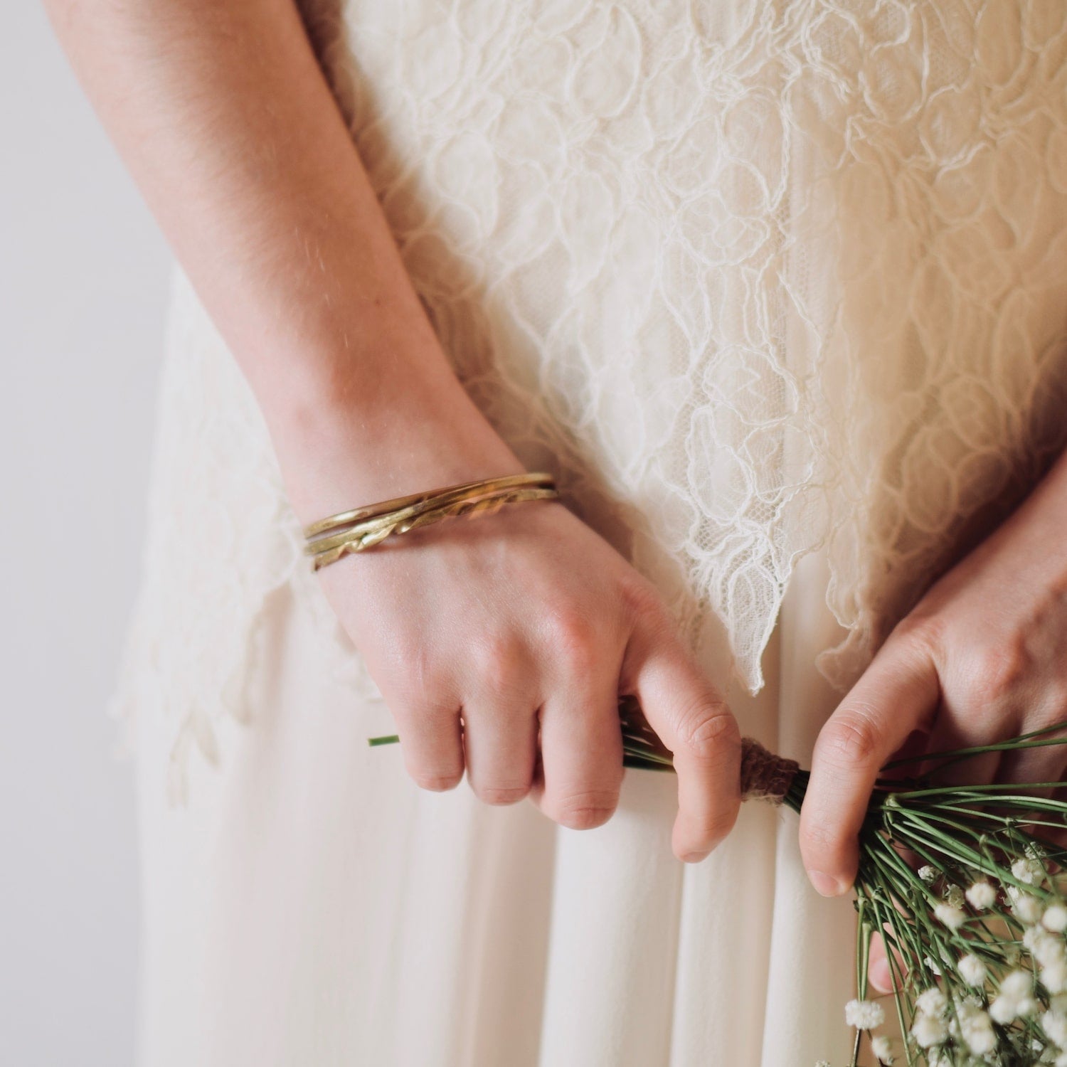 ALCHEMILLA, un Abito da Sposa a Sirena in Seta e Pizzo