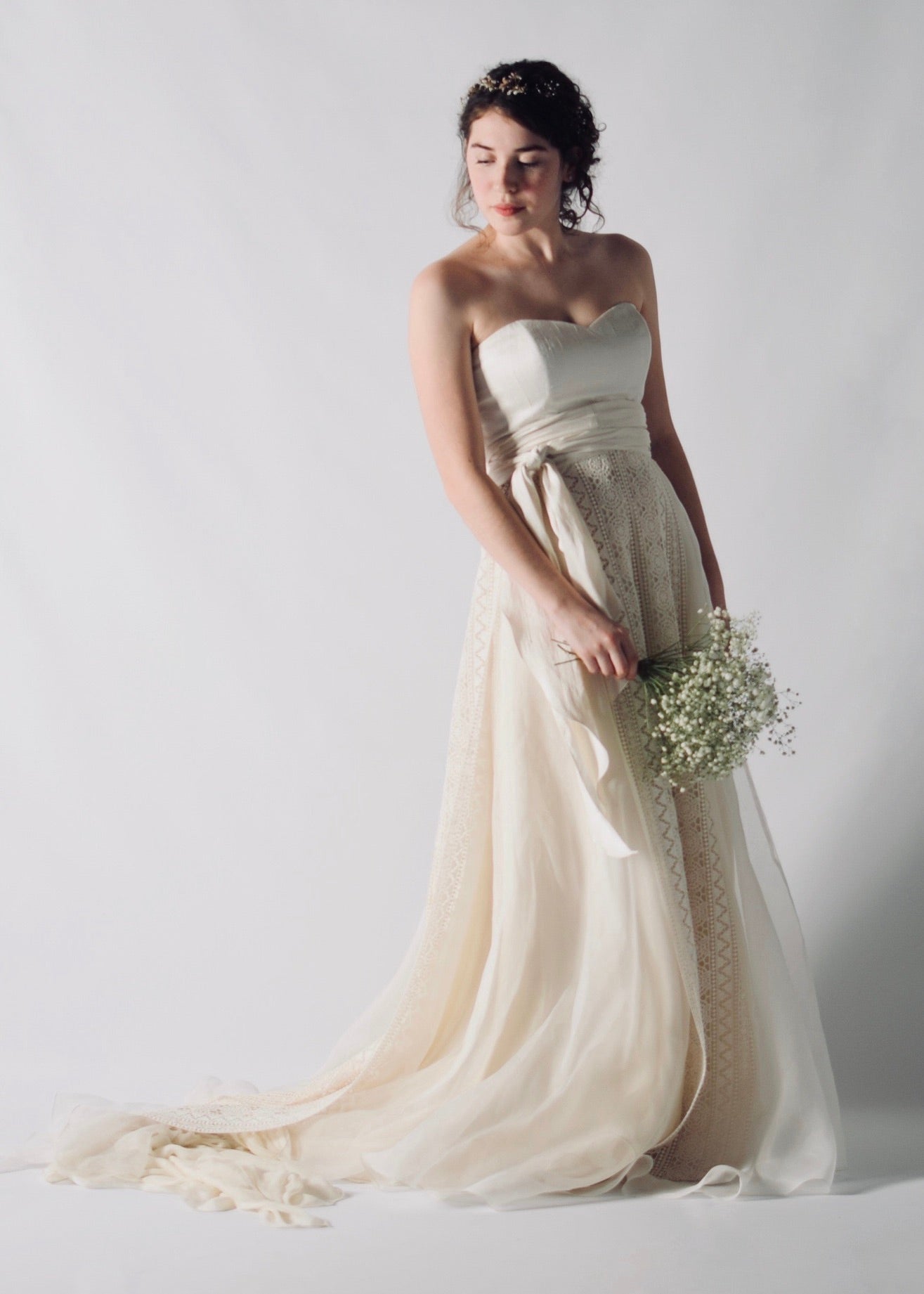 MOONFLOWER, a Cotton Macramè Lace Overskirt front