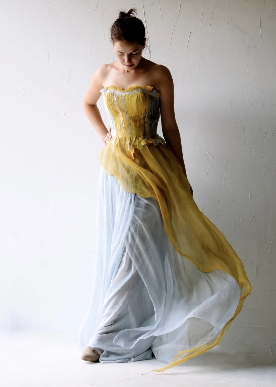 LAMINARIA | Un Abito da Sposa Couture Tinto Naturalmente