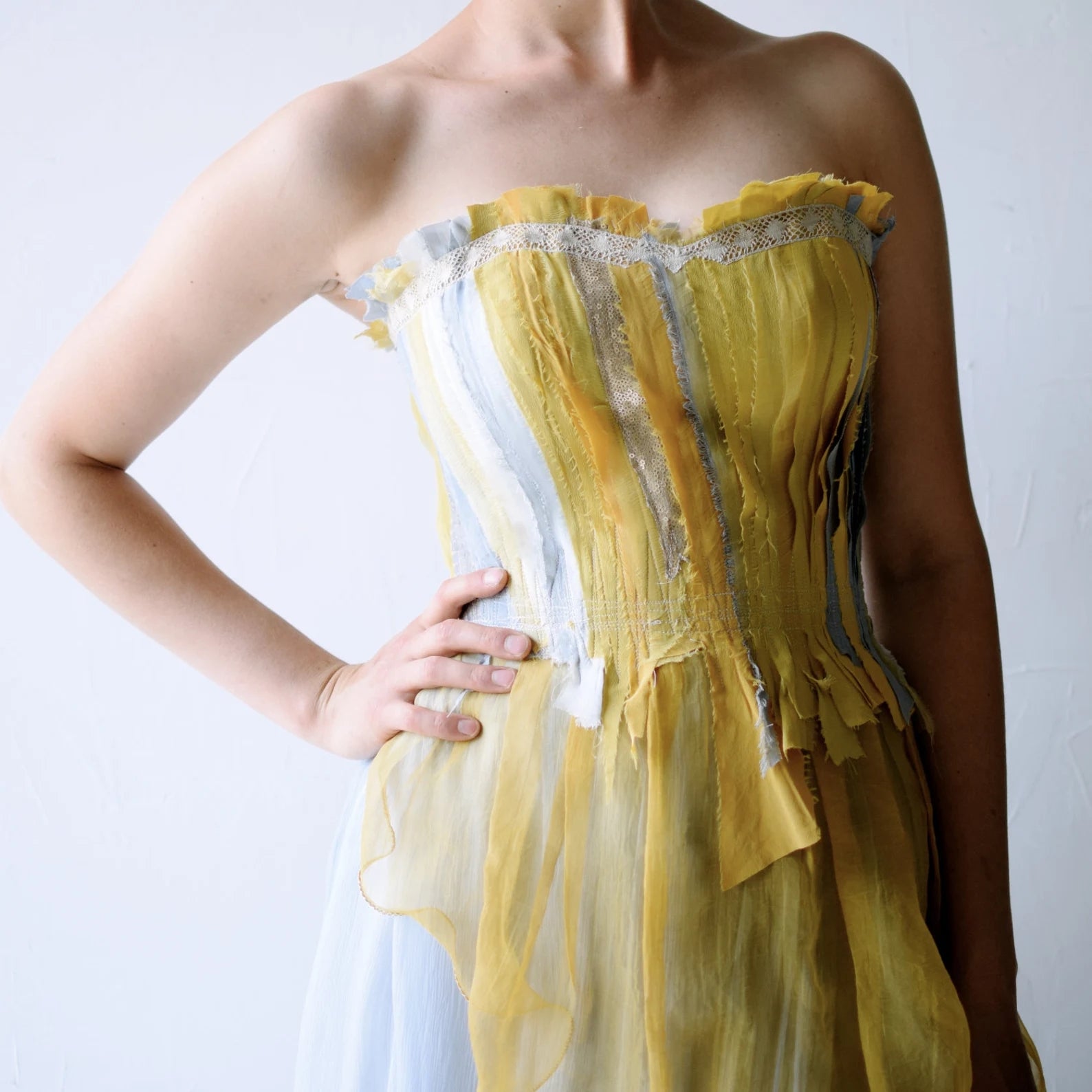 LAMINARIA | Un Abito da Sposa Couture Tinto Naturalmente